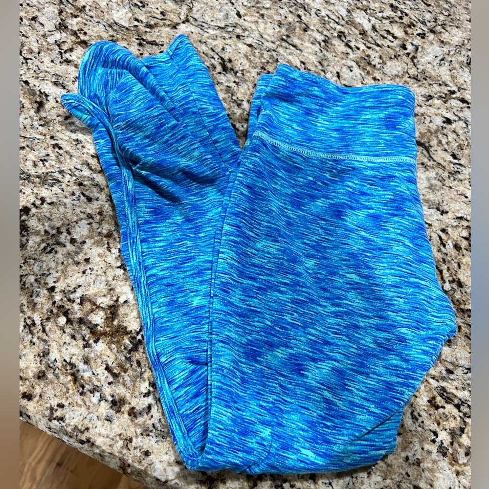 Leggings with ruched leg bottoms